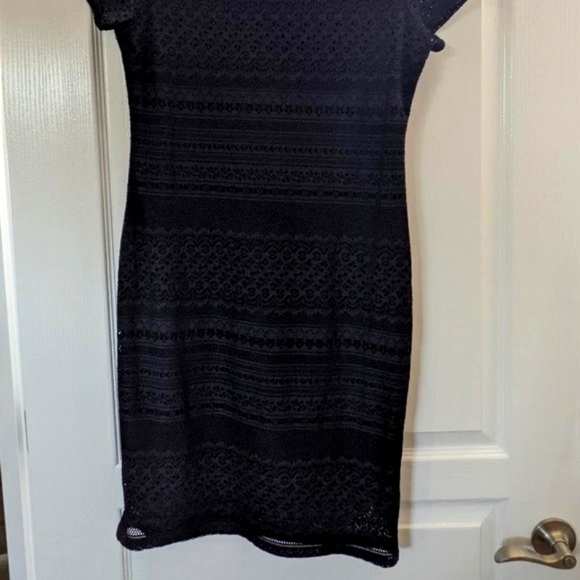 💙Banana Republic Navy stretch fabric (cut like lace) Dress- Size Medium - Picture 7 of 7